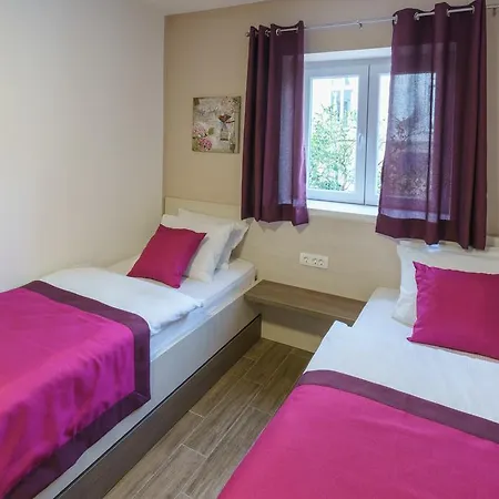 بيت ضيافة Pansion Rose موستار