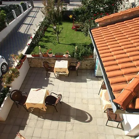 Guest house Pansion Rose 3*