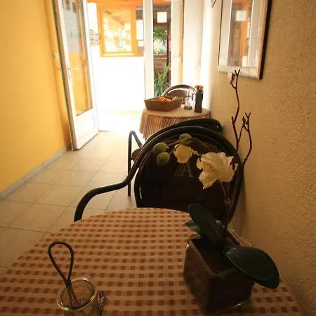 Konukevi Pansion Rose Mostar