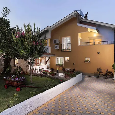 Gostinjska kuća Pansion Rose 3*